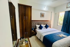 LunaSpaces- BLUES, Thane