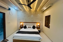 SHRI RAMAN NIWAS NEAR BANKEY BIHARI, Vrindavan