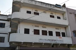 Meera guest house, Vallabh Nagar