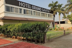 Hotel Grand Savita, Dhule
