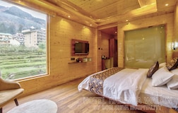 DELUXE ROOM with MOUNTAIN VIEW