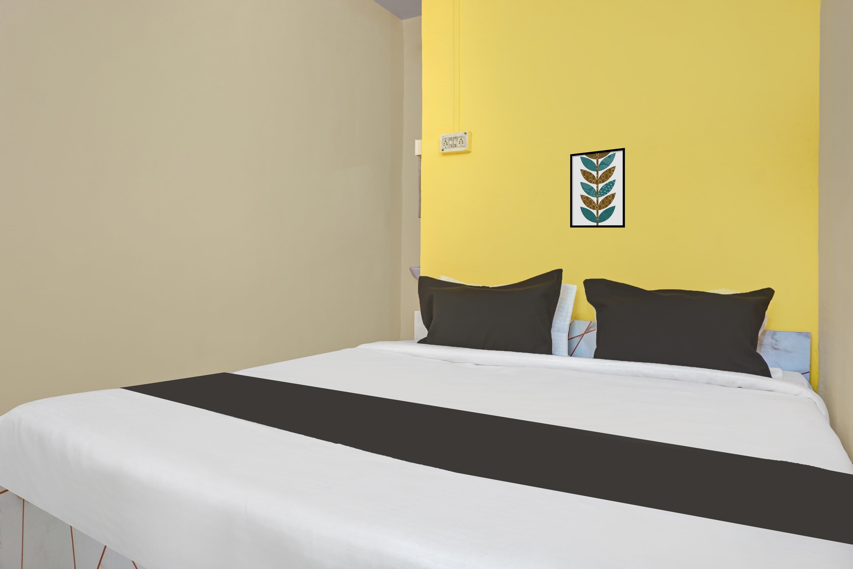 Hotel O Shree Sai In - Tap to explore photos