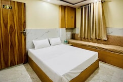 Hotel Girraj palce, Etawah