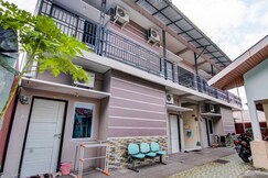 OYO 92861 Raya Guest House Syariah, Pekanbaru