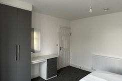 OYO Cheetham Hill Guest House, Bolton