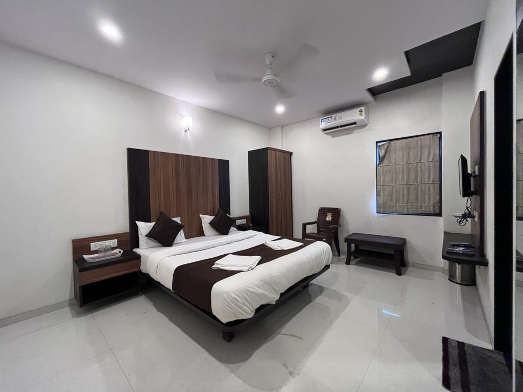Hotel Sarthak Residency - Tap to explore photos