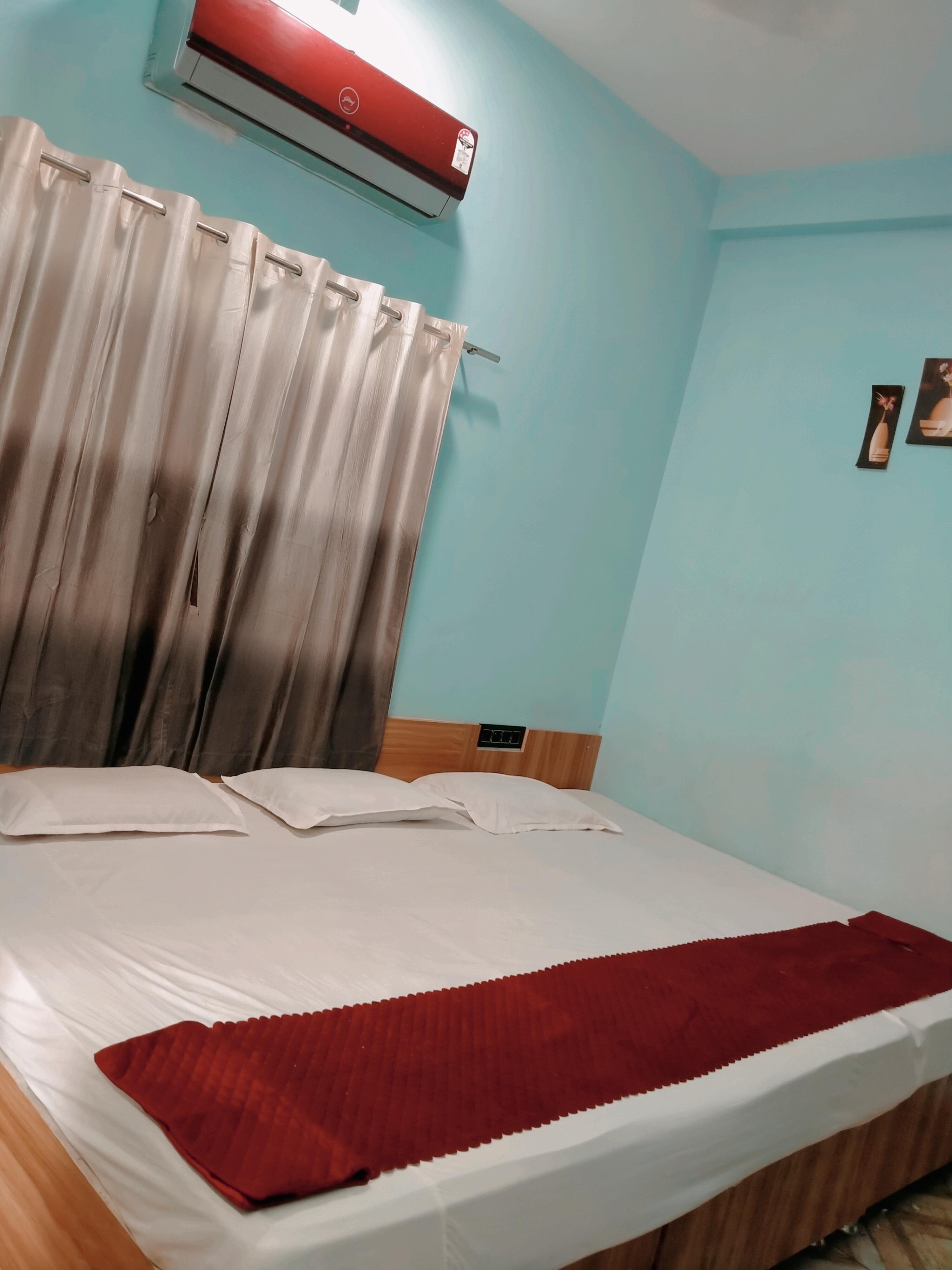 Shree ram guest house - Tap to explore photos