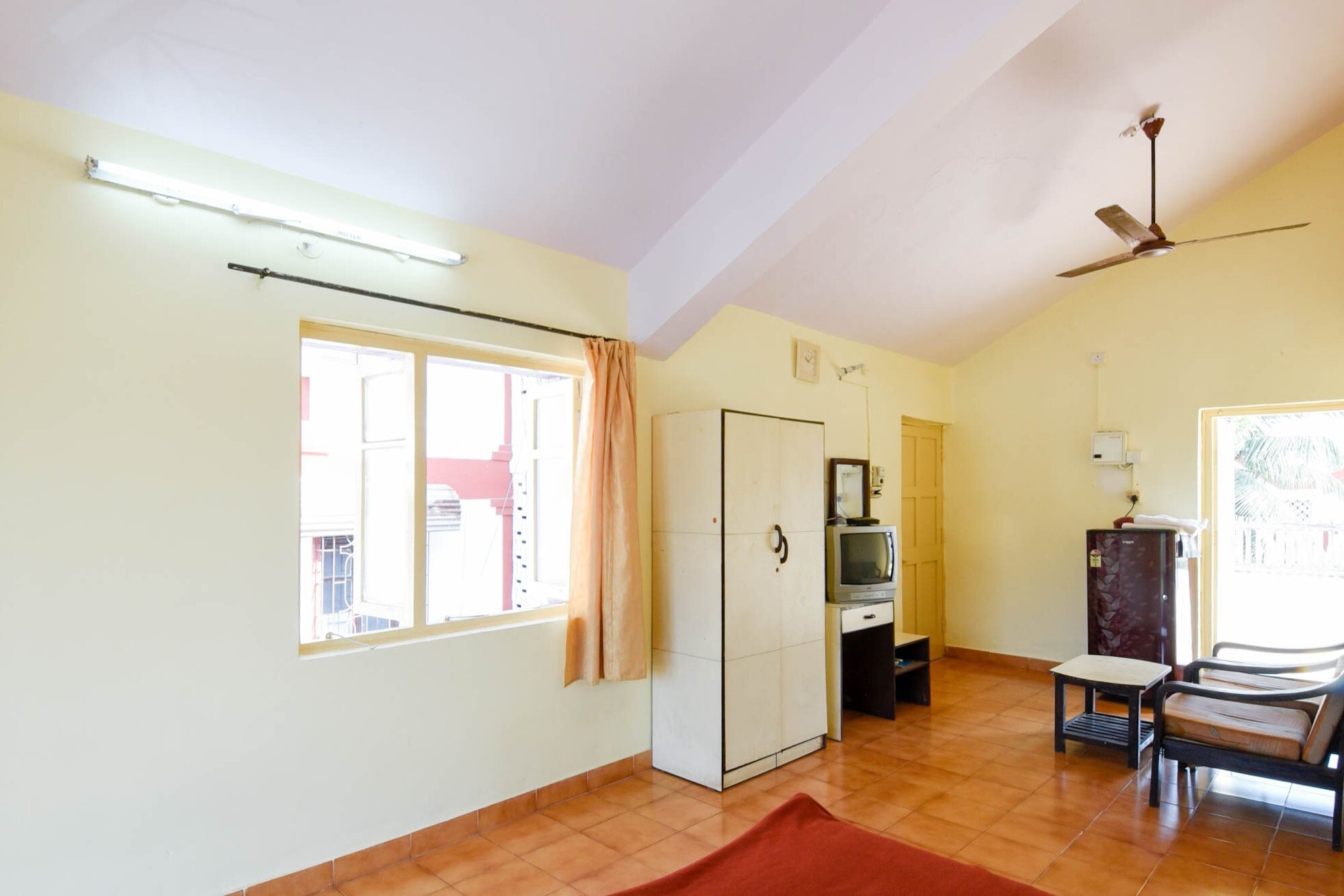 Goa Budget Apartment - Tap to explore photos