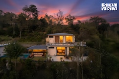 StayVista at The Edge Luxe, Kasauli