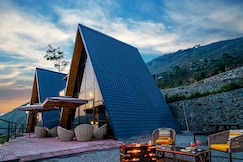 Alaya Stays Echo By The Lakes | Pet friendly 2 Bedroom With Garden & Game Zone, Bhimtal