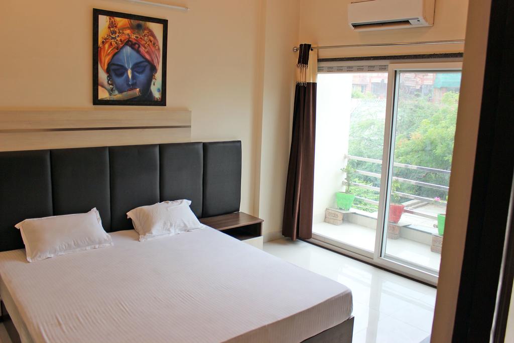 Hotel Rattan Regency - Tap to explore photos