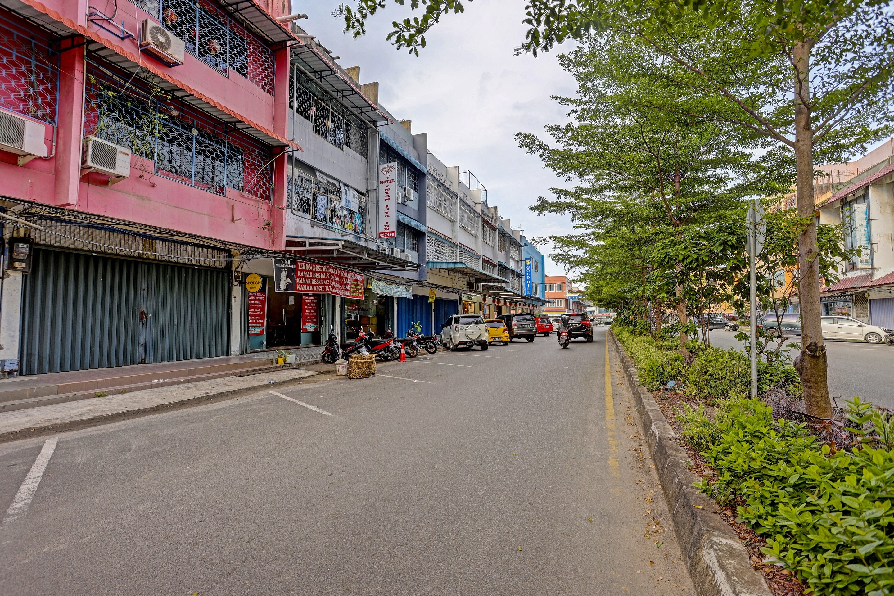 OYO 91267 Sar Inn - Tap to explore photos