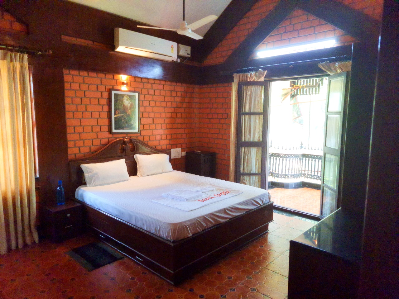 Beach Castle Homestay - Tap to explore photos