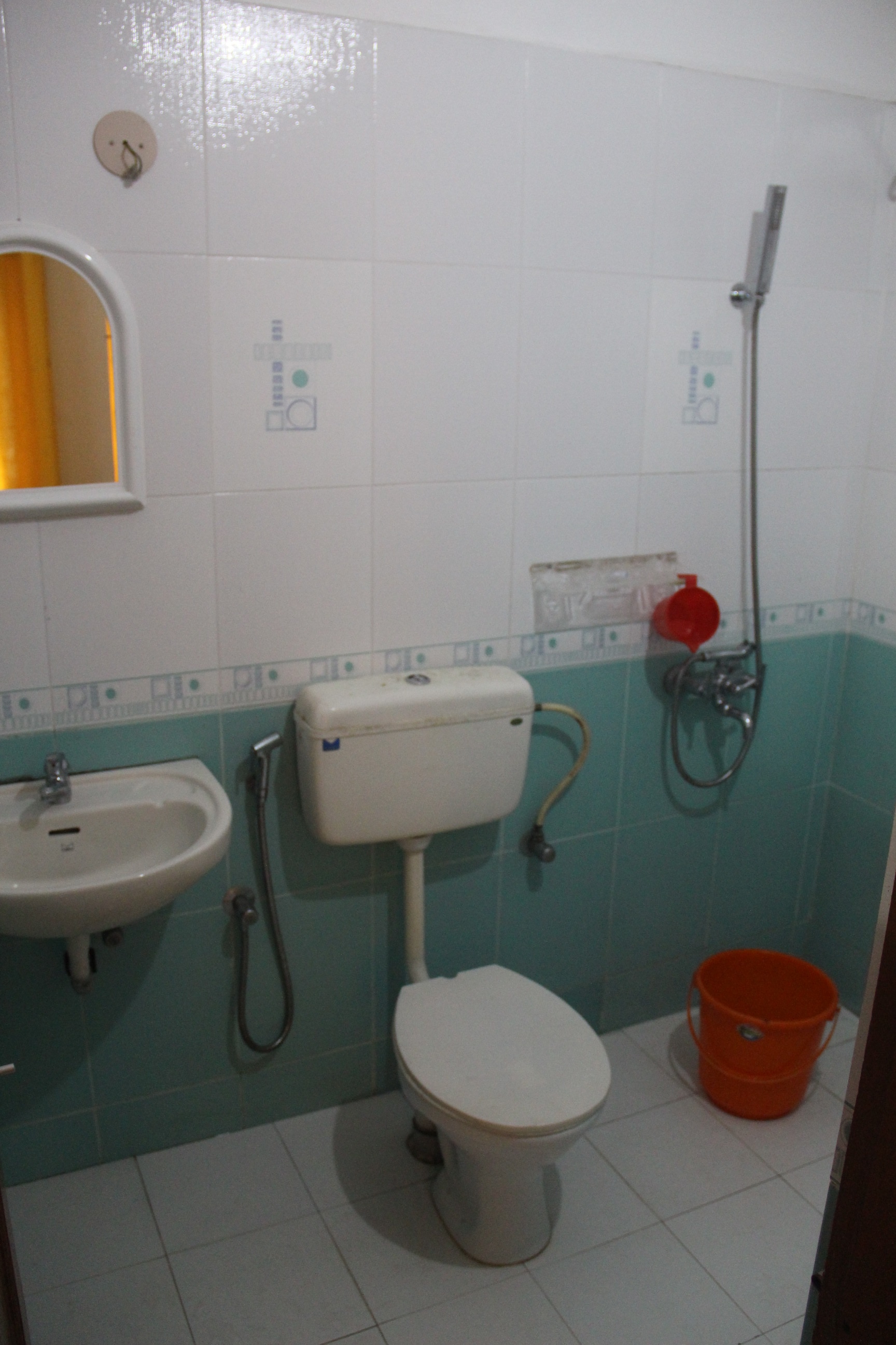 Orbit Homestay - Tap to explore photos
