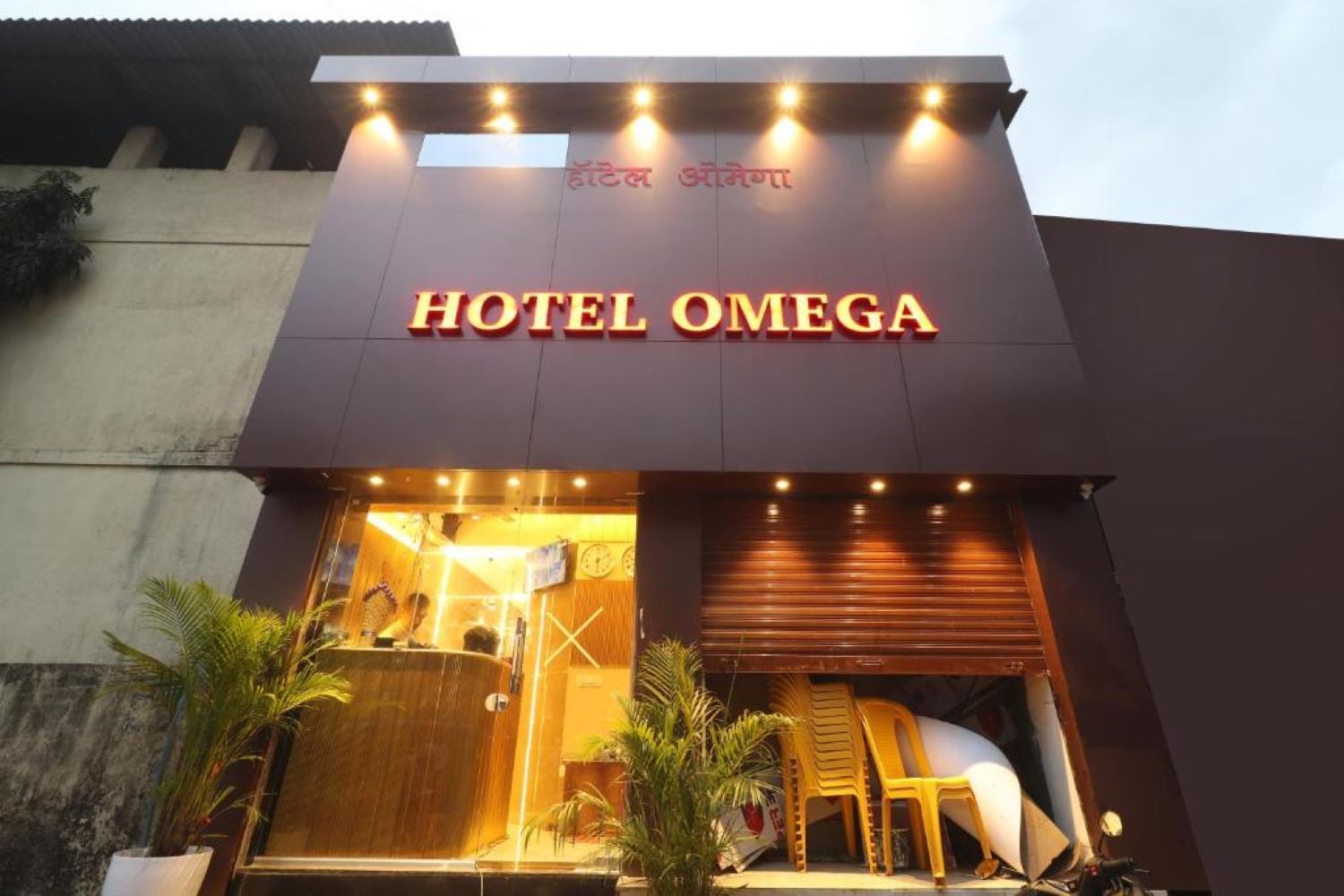 Hotel Omega - Tap to explore photos