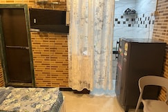 Studio by the sea, Mumbai
