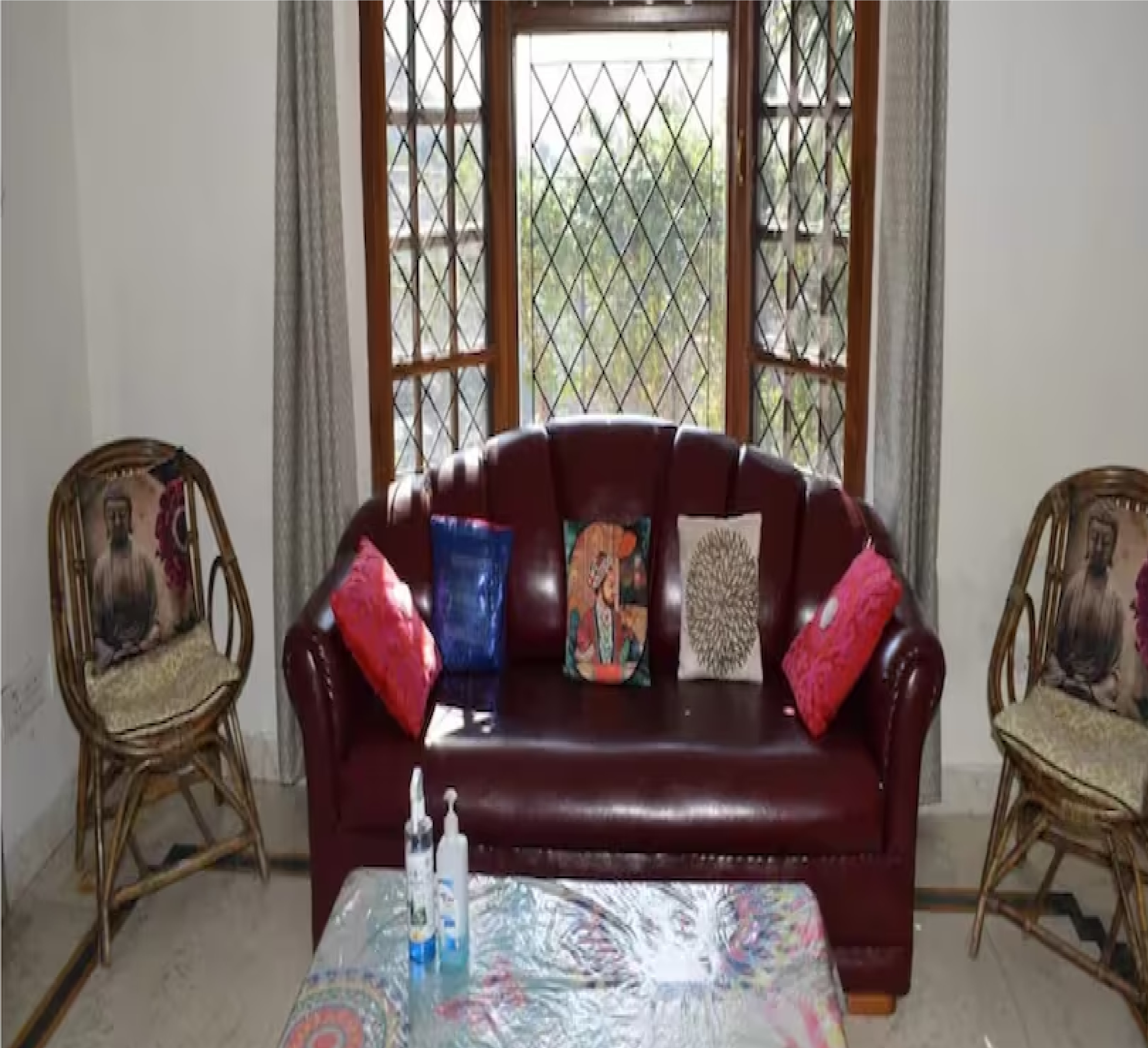 Dew Drop Entire 4 Bedroom Villa, Kasauli - Tap to explore photos