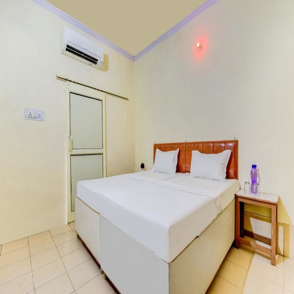 Ren Basera Guest House - Tap to explore photos