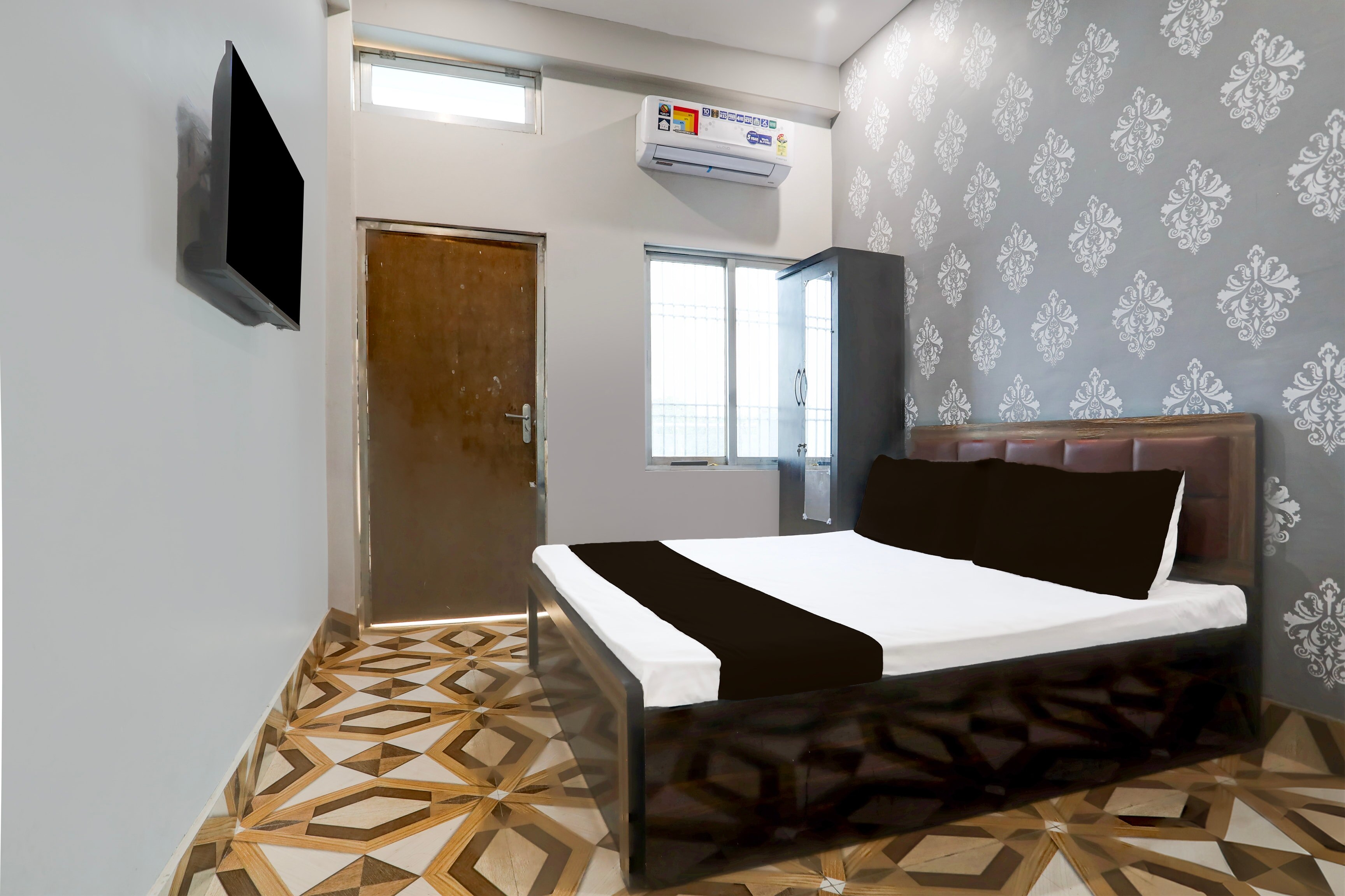 Hotel O Urban Guest House - Tap to explore photos