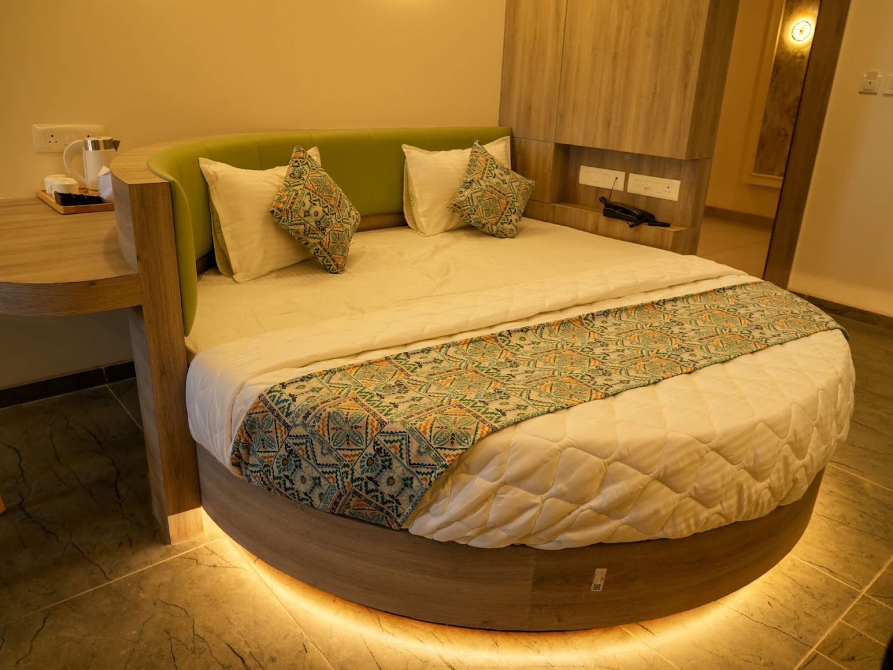 Hotel Raj Palace Gurukul - Tap to explore photos
