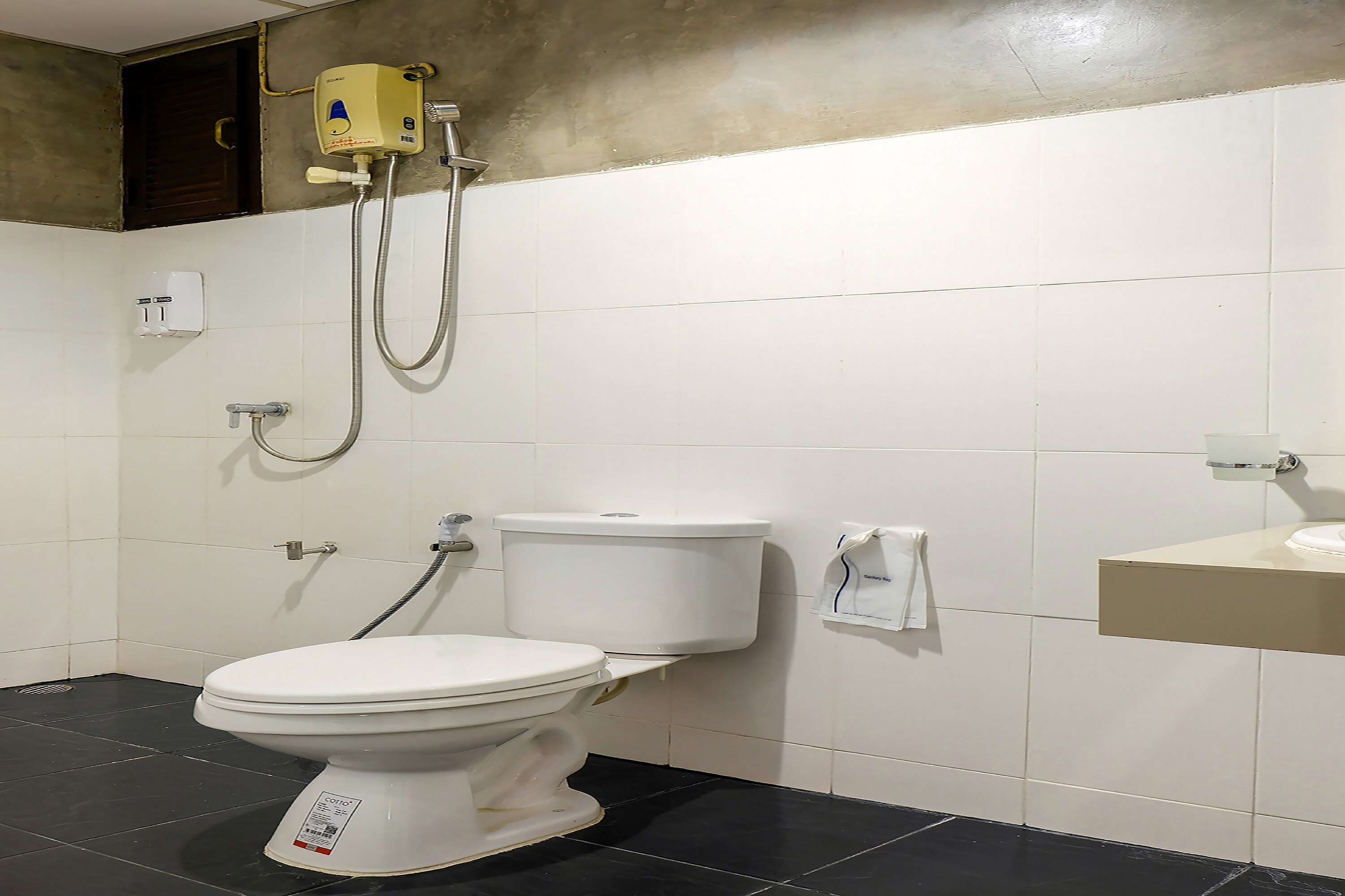 OYO 252 Isleep Guesthouse - Tap to explore photos