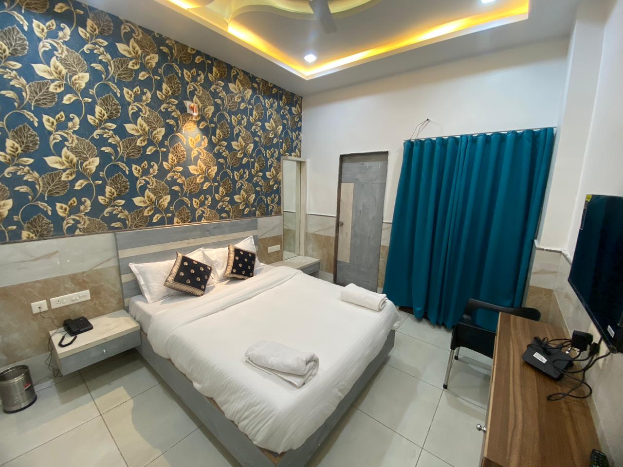 Shree Kathiyawadi Hotel - Tap to explore photos