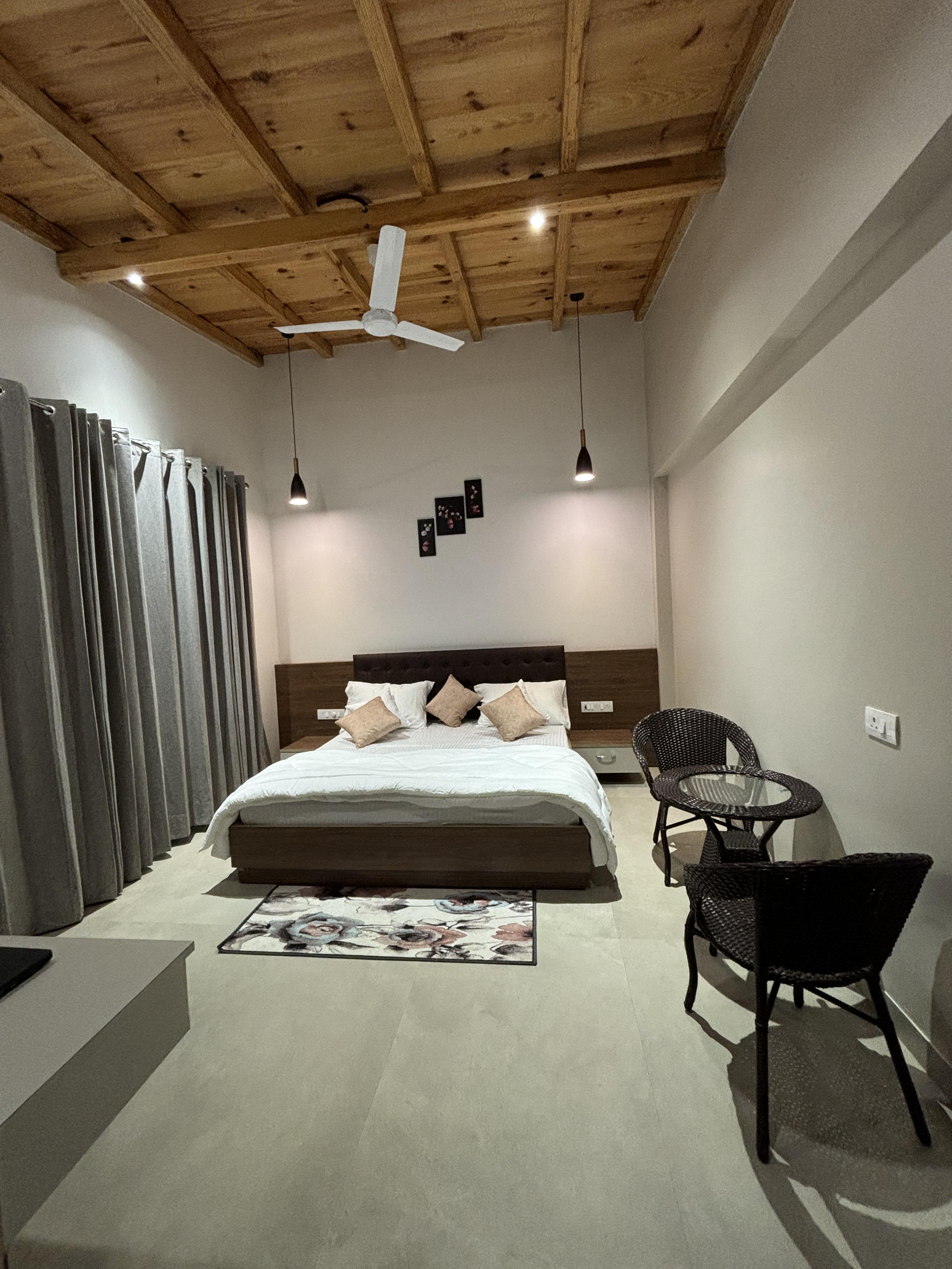 Entire Luxury Villa in Bhimtal  Shivalik - Tap to explore photos