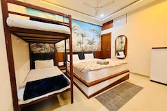 Maheshwar's Stay, Maheshwar