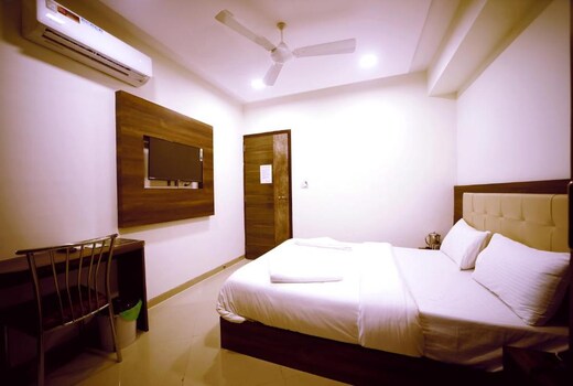 Stay retreats at hotel precious pearl