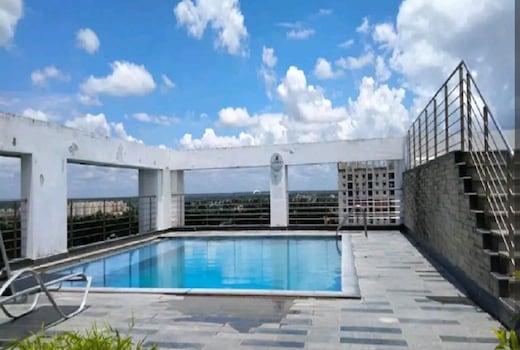 Cozy Studio Apartment with Pool at Siddha Xanadu 512