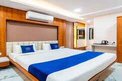 FabHotel Empire, Indore