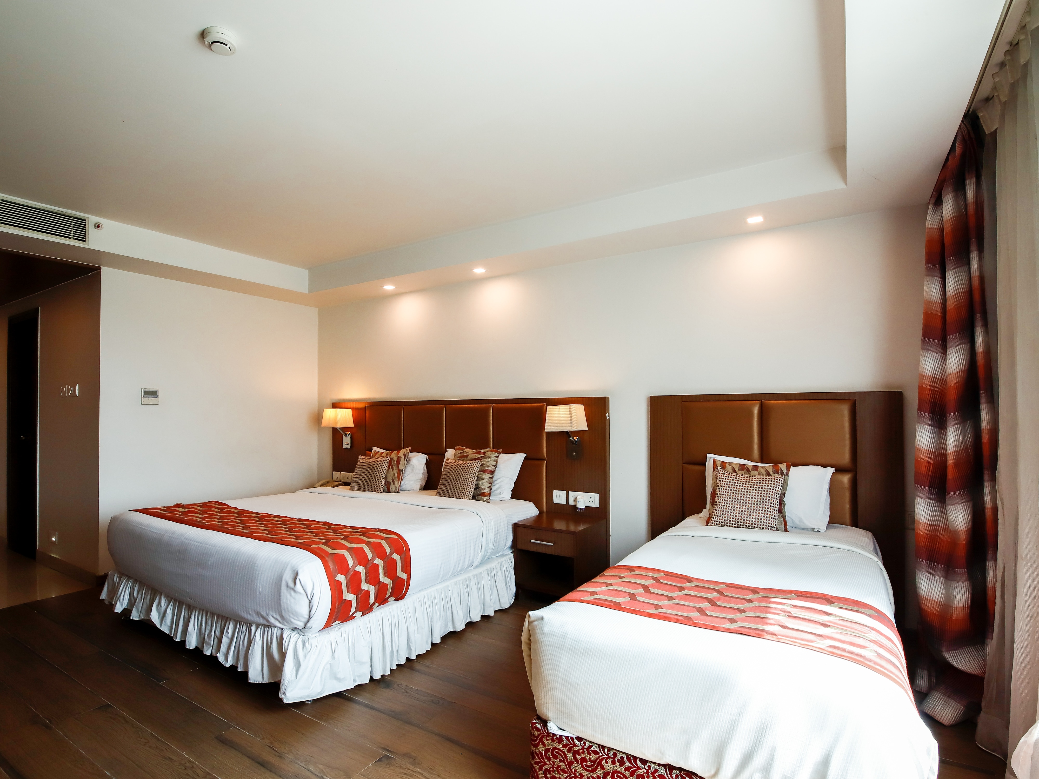THE ATRIUM BOUTIQUE HOTEL - Tap to explore photos
