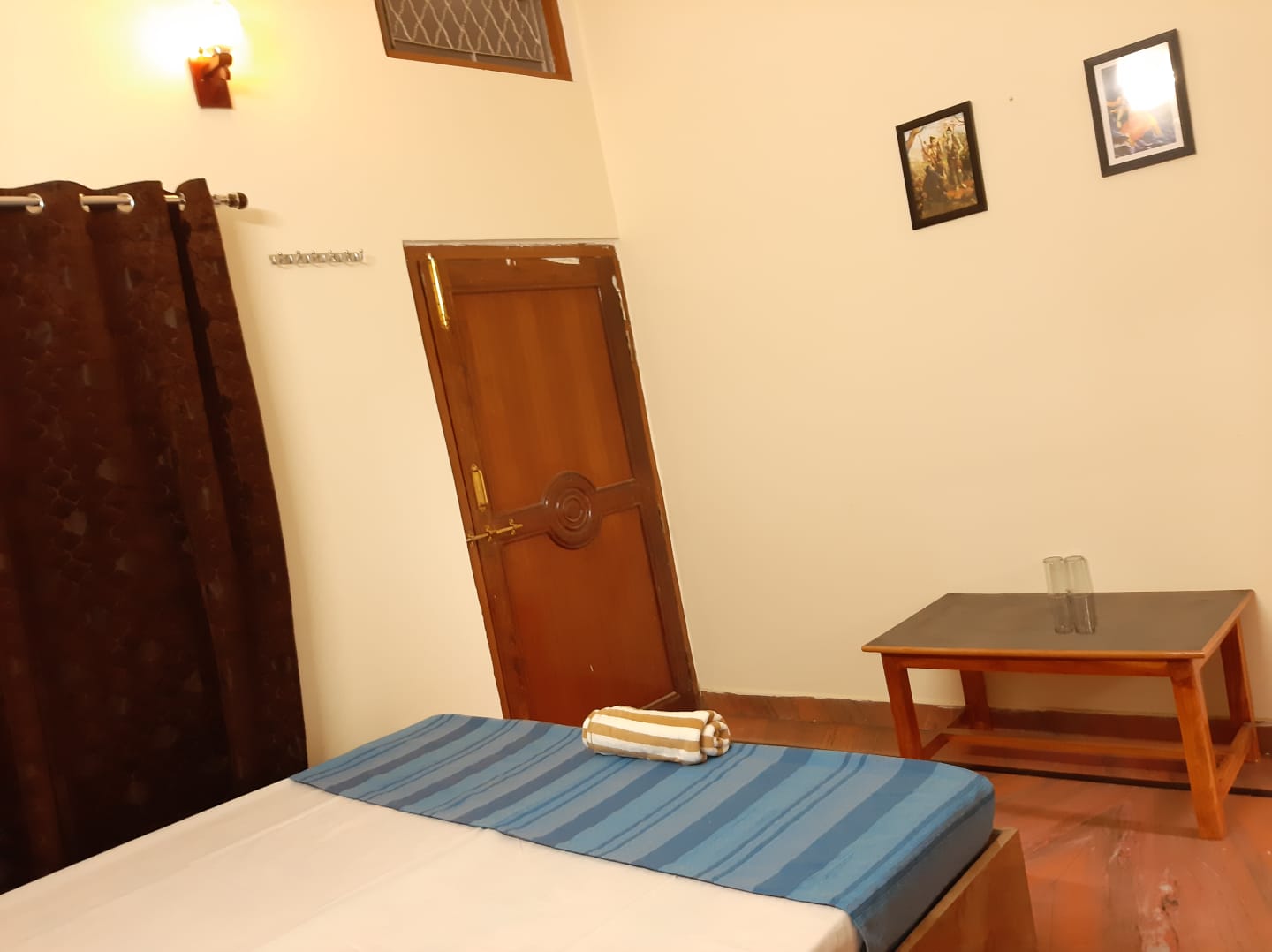 PAARIJAAT Homestay - Tap to explore photos