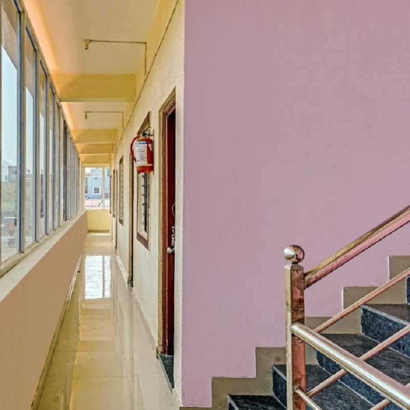 Hotel Raja Malhari - Tap to explore photos