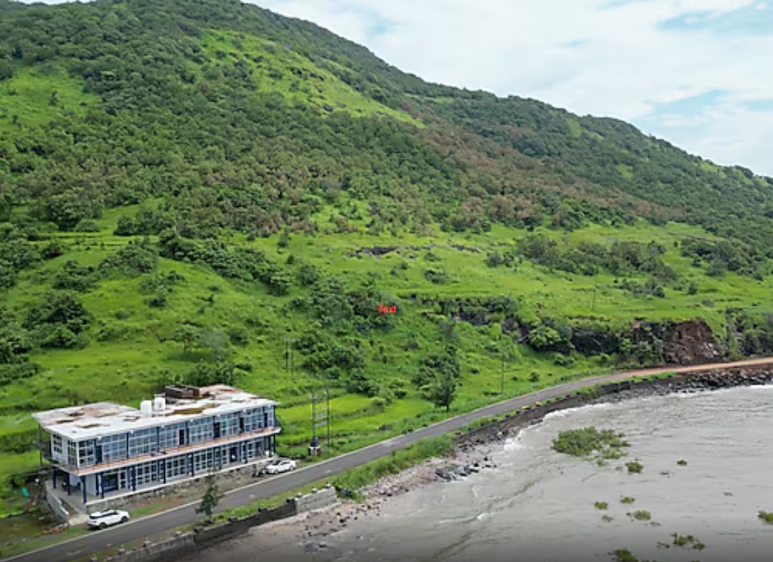 The Oia House, Diveagar