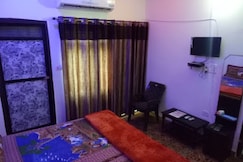 Hotel Mihir Place, Sakrai