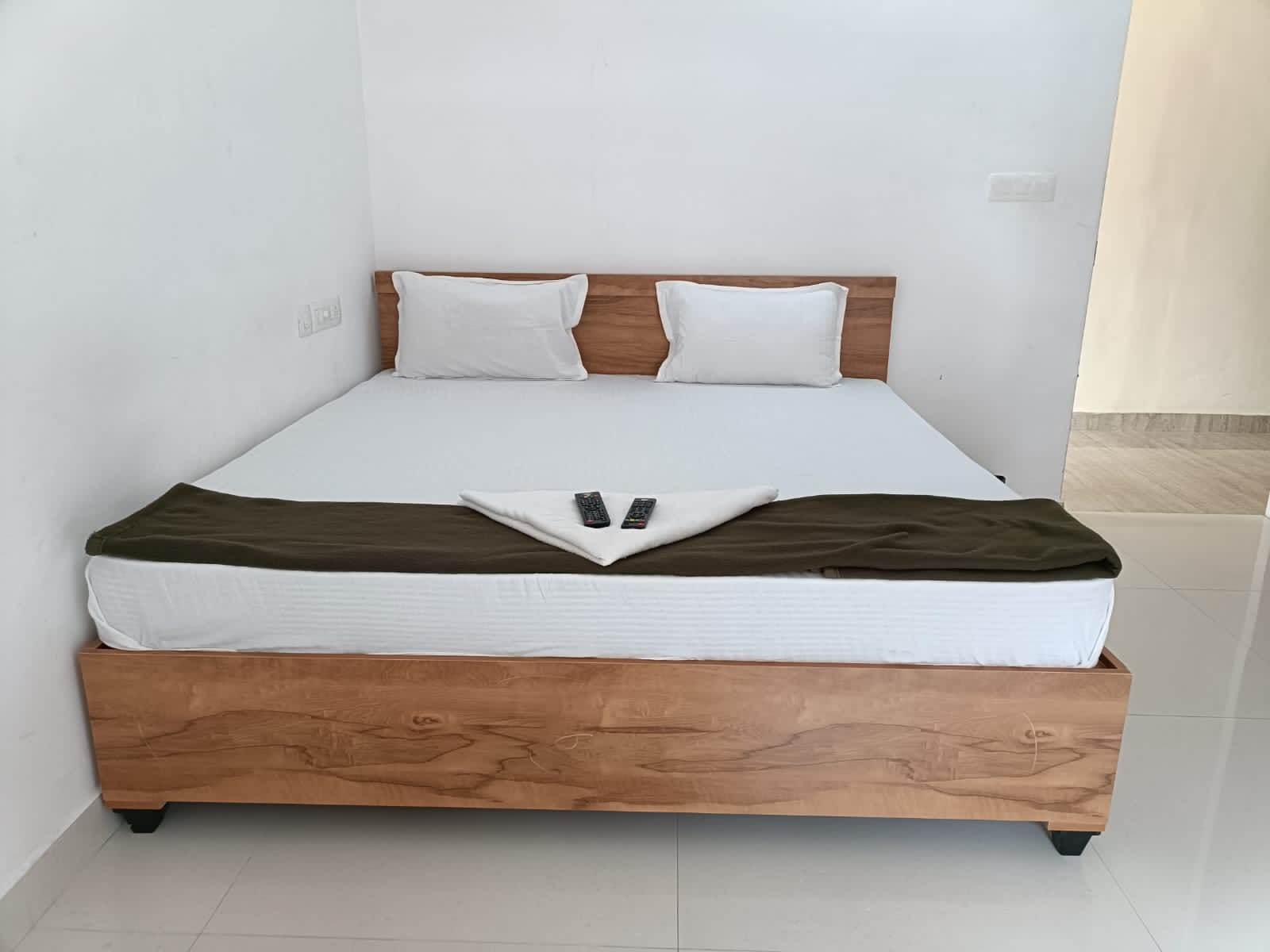 Star Residency Annexe - Tap to explore photos