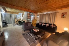 Noon Villa, Nankhari