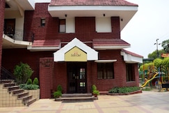 Hotel Little Chef near Kanpur District Court, Kanpur
