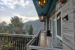 Serene Riverside Cozy Home w Mountain Views, Mandi