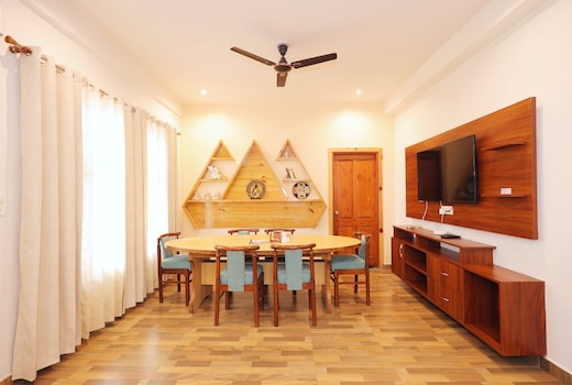 Dawns Embrace by Oakwood