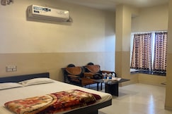 Hotel New Samadhan, Ghod