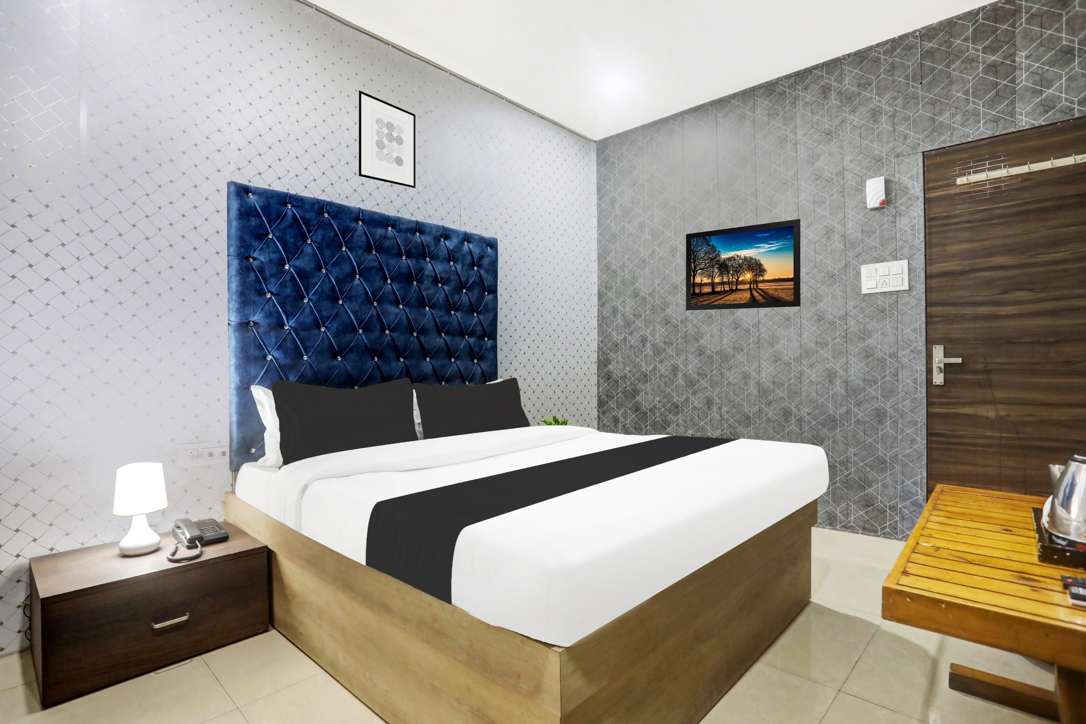 Hotel O AASHWINO ROOMS - Tap to explore photos