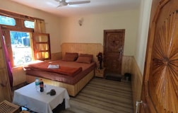 Deluxe Cottage With Mountain View