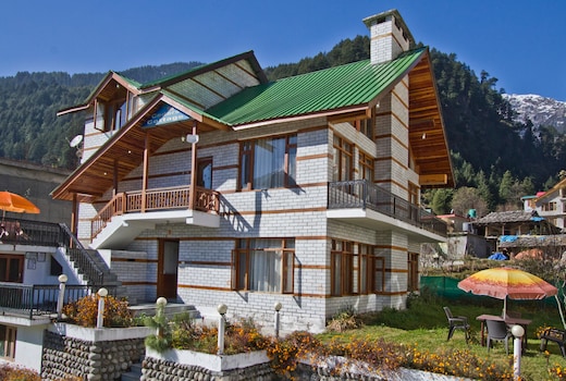 The Cedars Cottage | Entire Homestay