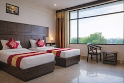 Hotel Madhu Resorts, Kiraoli