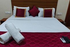 GSILVER SS HOTELS - BUSINESS CLASS ROOMS Near Tirupur Railway Station & Kadharpet, Palani