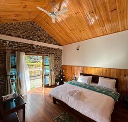 Letro Luxurious Cottage
