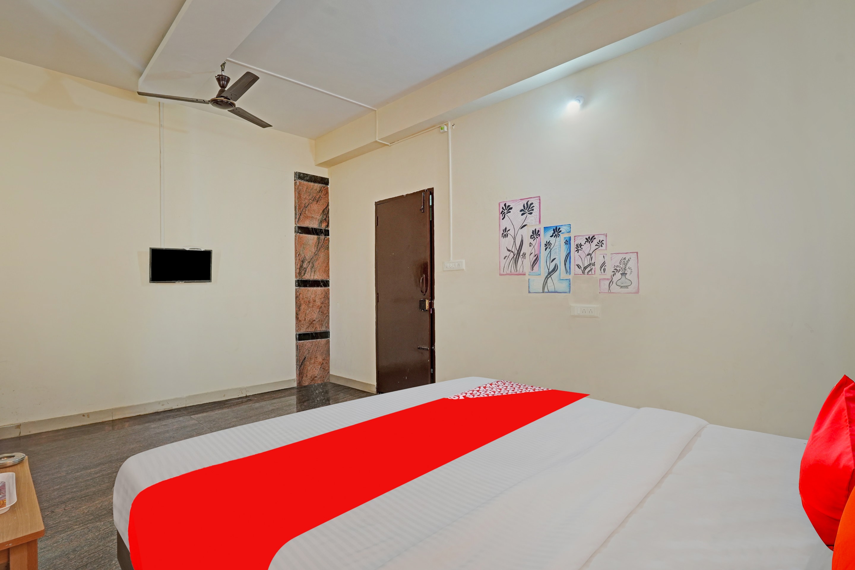 Hotel O Chalukya Comforts - Tap to explore photos