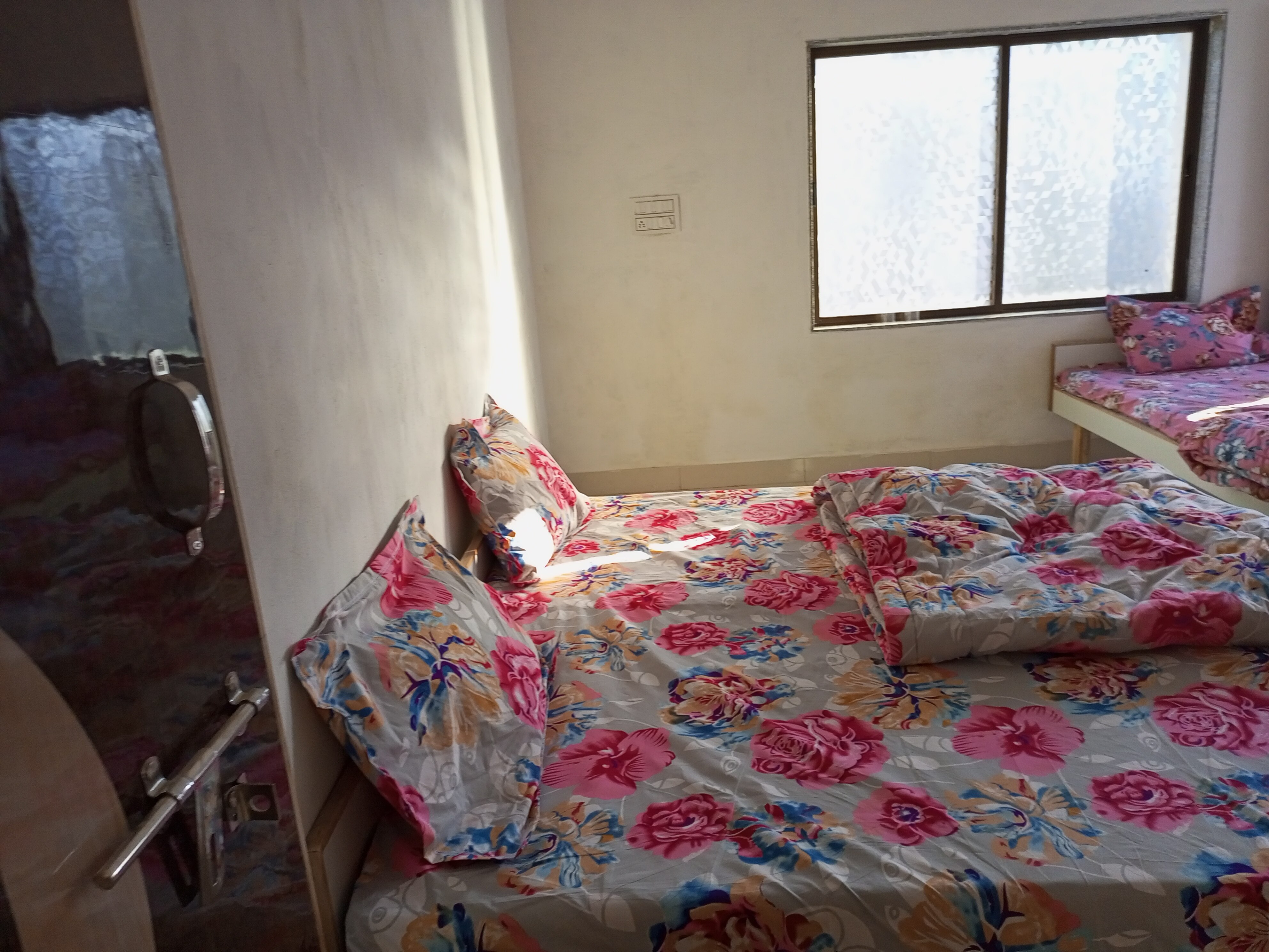 Dwarka Bungalow  Only Family - Tap to explore photos